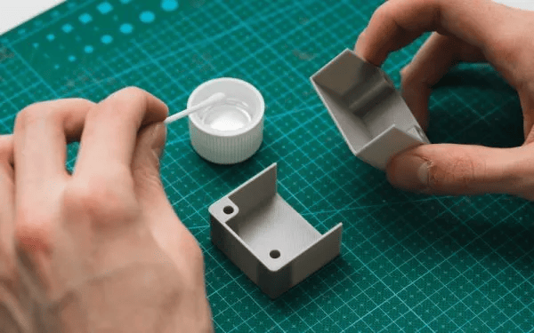 Лучший клей для пластика ABS, PLA, PETG, SBS, TPU и нейлона